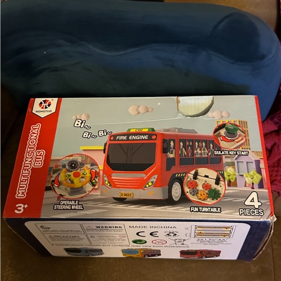 HONGTUO Fire Truck🚒 Toy w Sound🔉& Light💡Simulate a Rescue fire🔥Scene - Picture 3 of 9